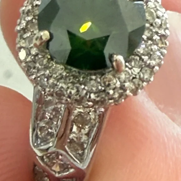 Rare $16,900 Green Diamond Ring. 3.15 Carats set in 14k white gold. - Picture 13 of 17